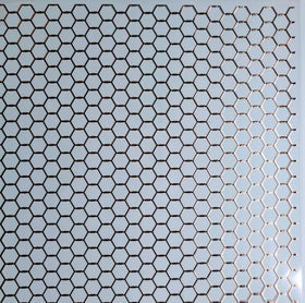 #132 chicken wire Metalliic 3 color options